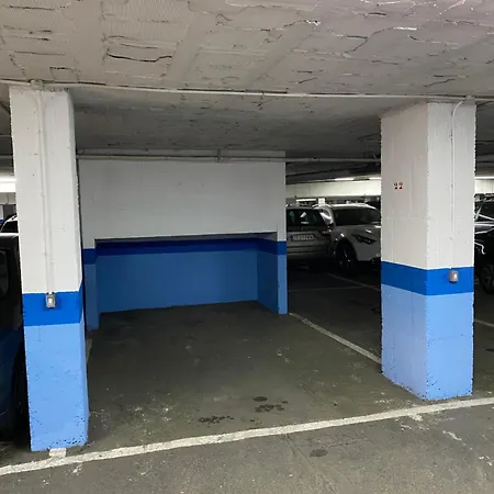 Gongora Con Parking アパート *